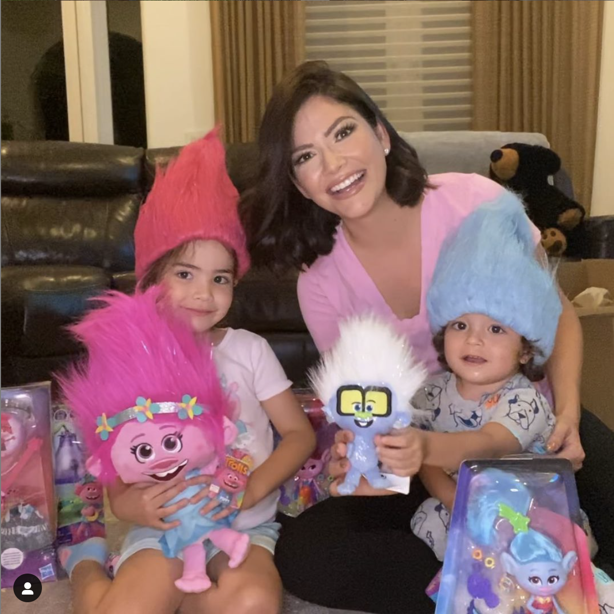 Universal Pictures’ Trolls World Tour Movie celebrity seeding with Ana Patricia, host of Univision’s “Enamorandonos” and her daughter.